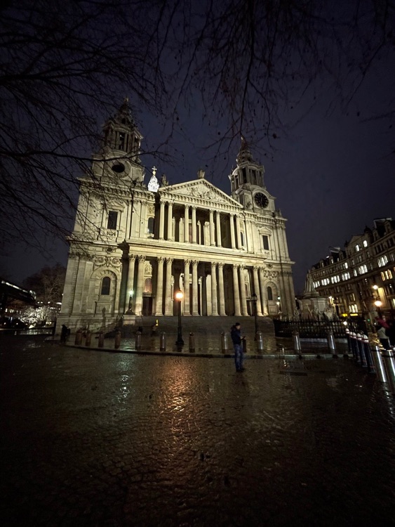 A photo of St Paul's Cathedral