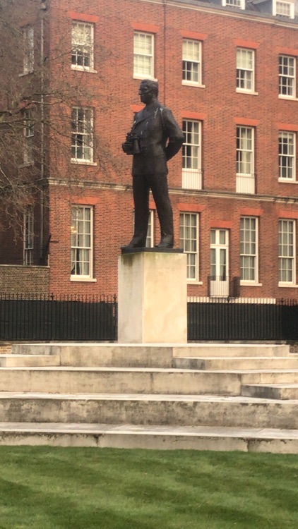 Statue of the Earl Mountbatten