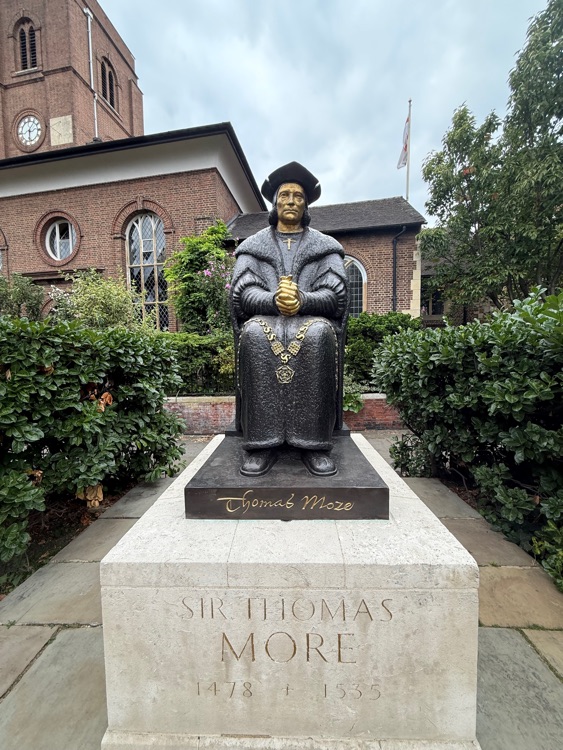 A photo of Sir Thomas More Statue