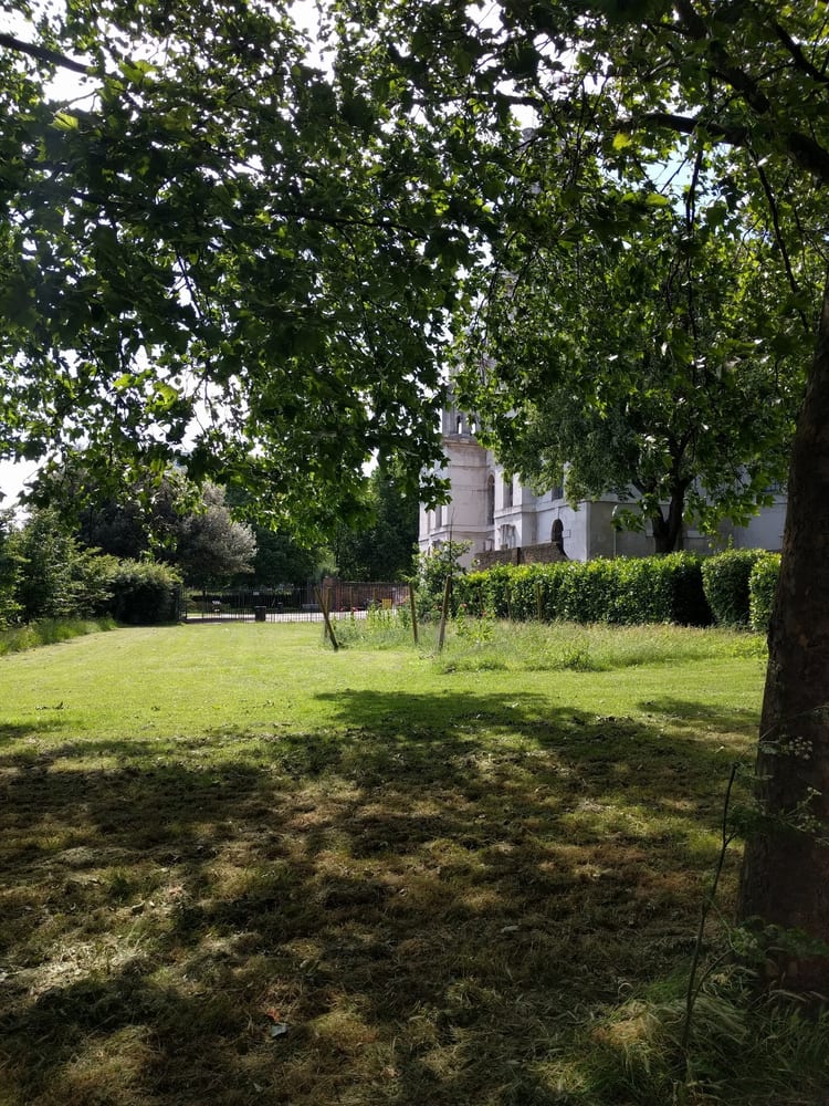 A photo of St George's Gardens
