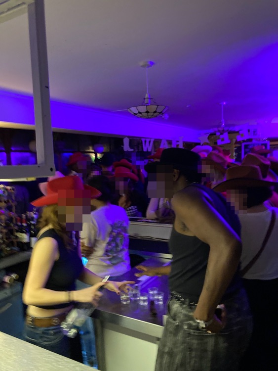 A photo of Bar D4100