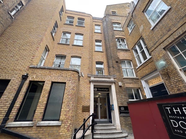 A photo of Travelodge London Bank
