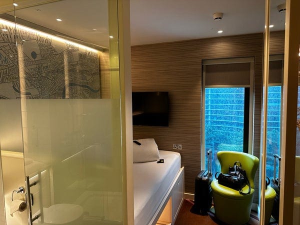 A photo of hub by Premier Inn London City Bank hotel