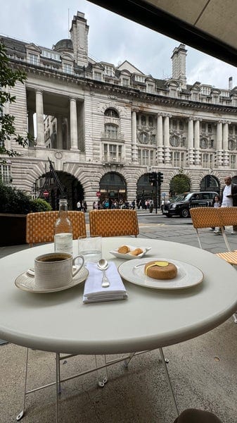 Une photo de Cakes & Bubbles