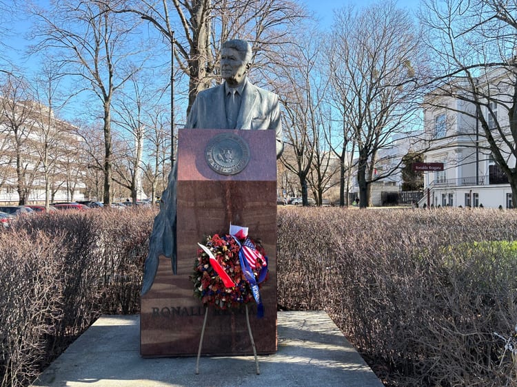 A photo of Monument Ronald Reagan