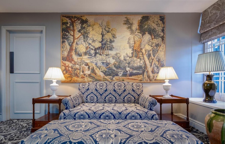 A photo of No. 30 Knightsbridge