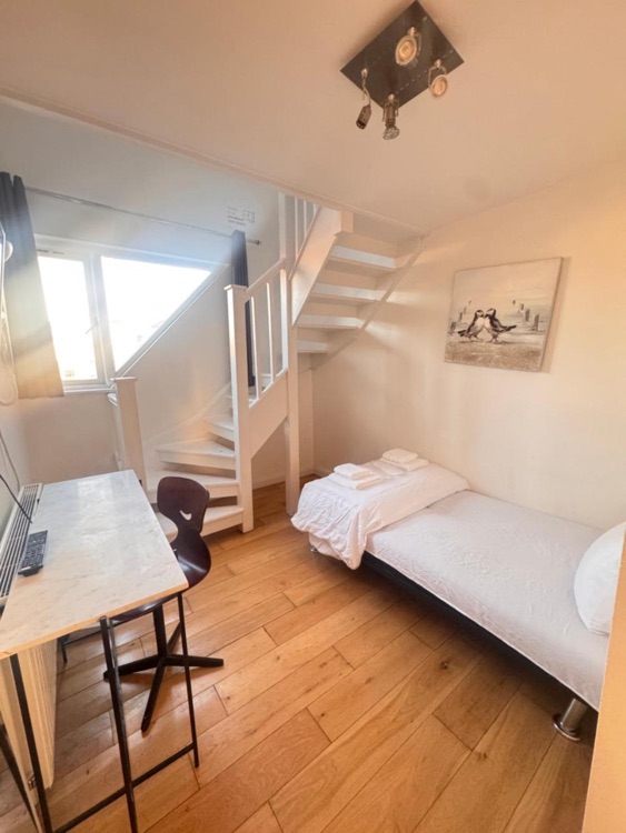 A photo of 33 Bywater