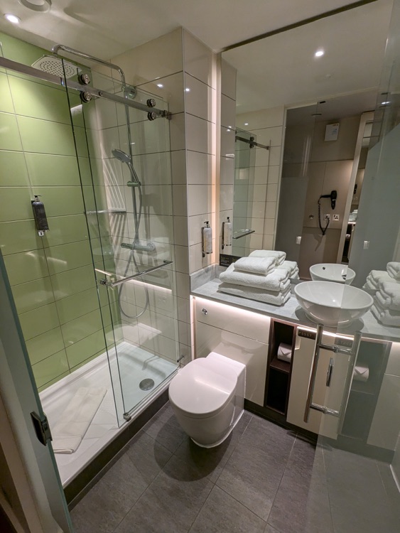 A photo of hub by Premier Inn London City Bank hotel