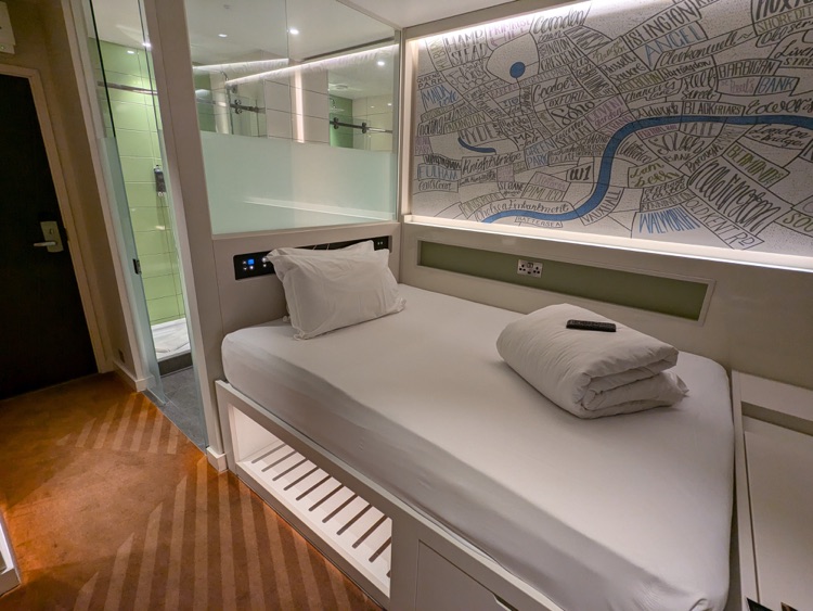 A photo of hub by Premier Inn London City Bank hotel