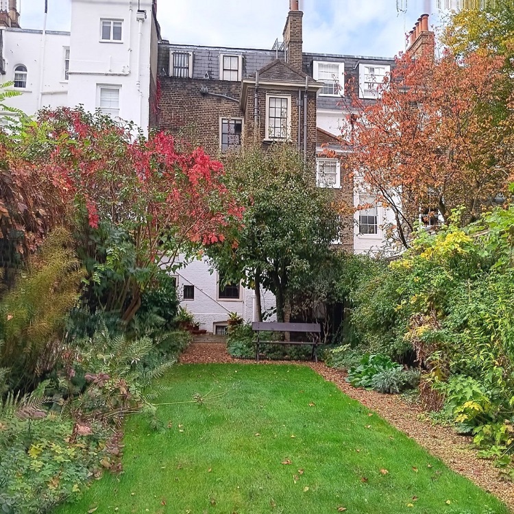A photo of Carlyle's House