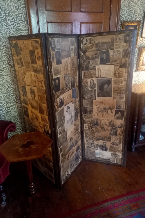 A photo of Carlyle's House