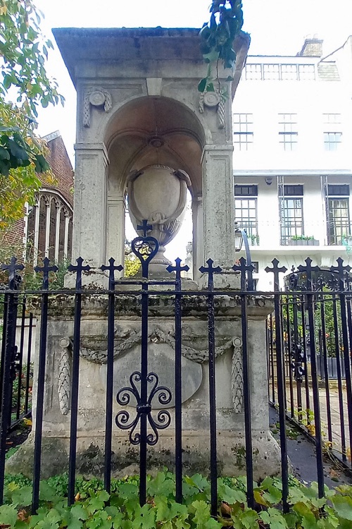 A photo of Chelsea Embankment Gardens
