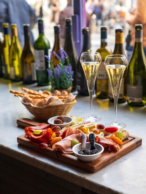 Фото: Cecilia's Wine House