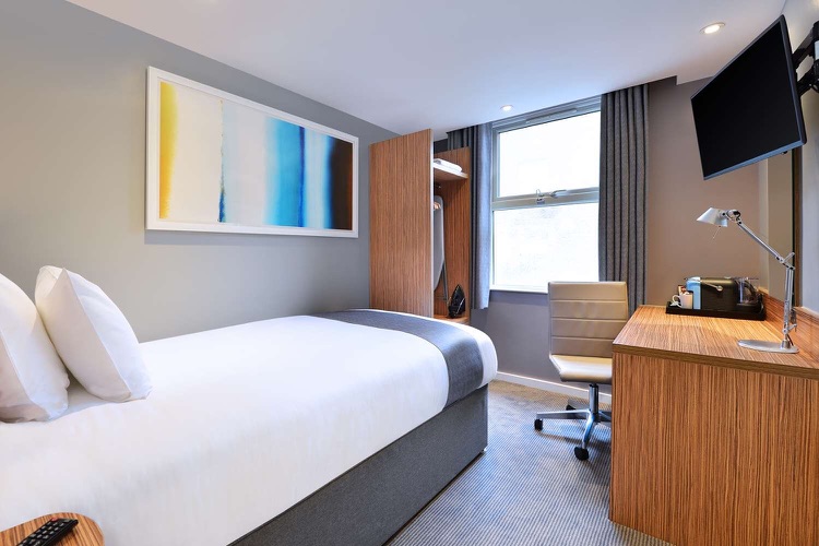 A photo of Travelodge London Bank