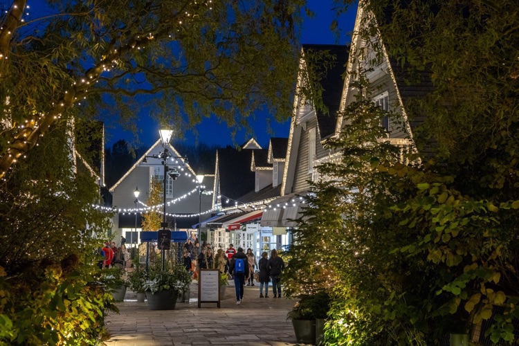A photo of Bicester Village Private Vehicle Round Trip Service from London