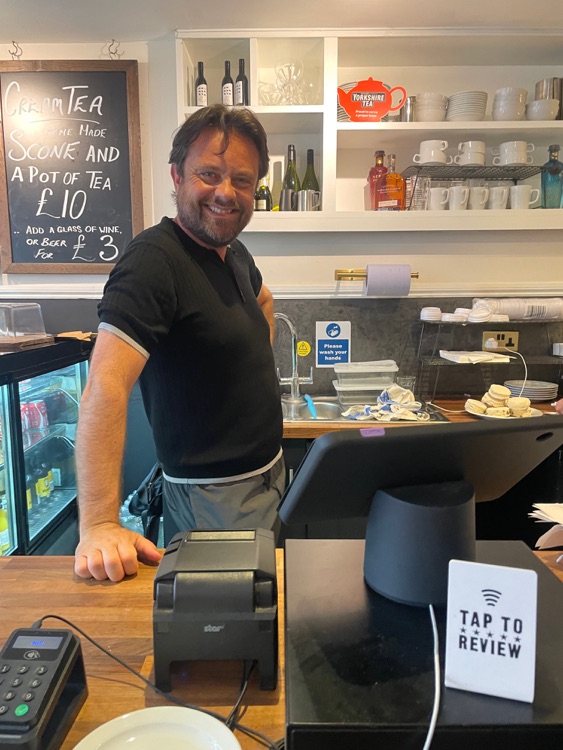 Une photo de 370 Strand Cafe