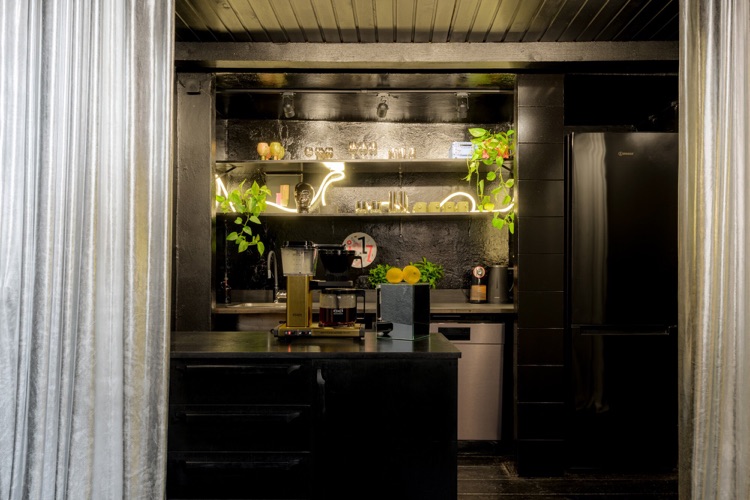 Фото: Offline Studio