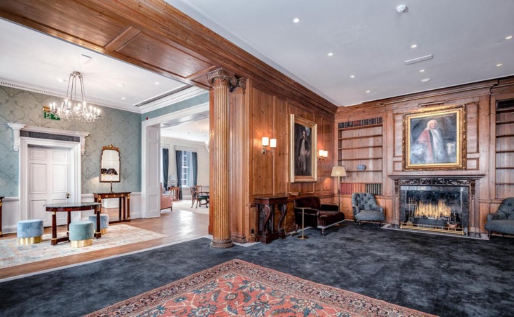 A photo of No. 30 Knightsbridge