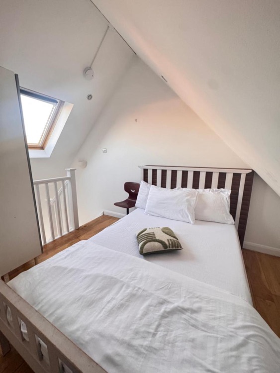 A photo of 33 Bywater
