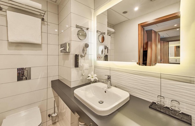 A photo of Warsaw Plaza Hotel