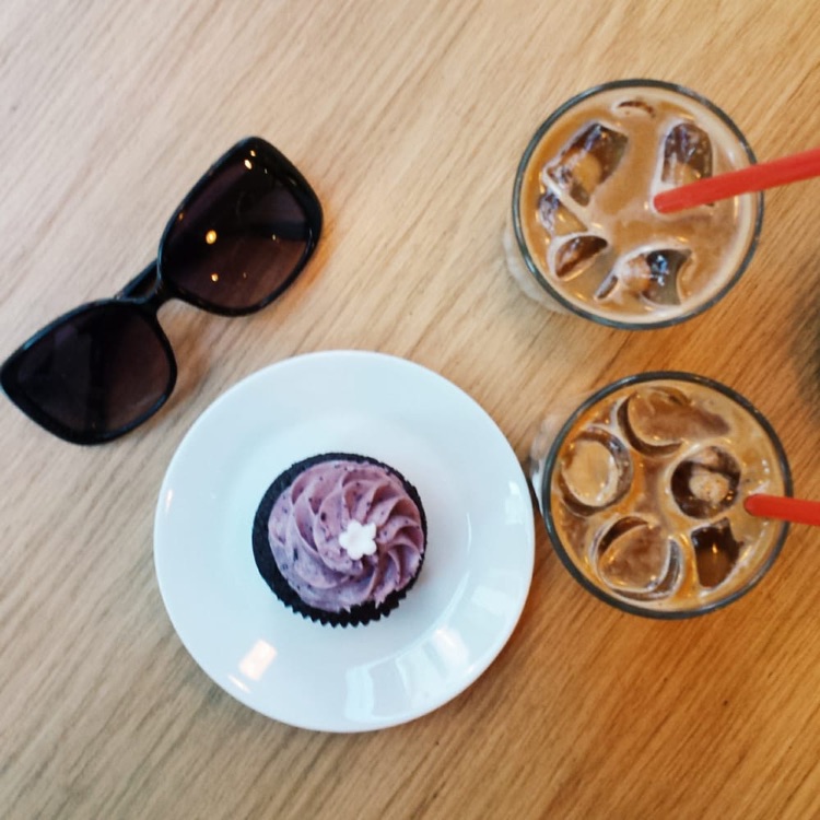 Cupcake and Iced coffee