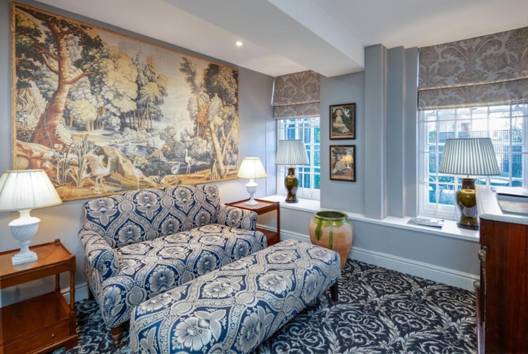 A photo of No. 30 Knightsbridge