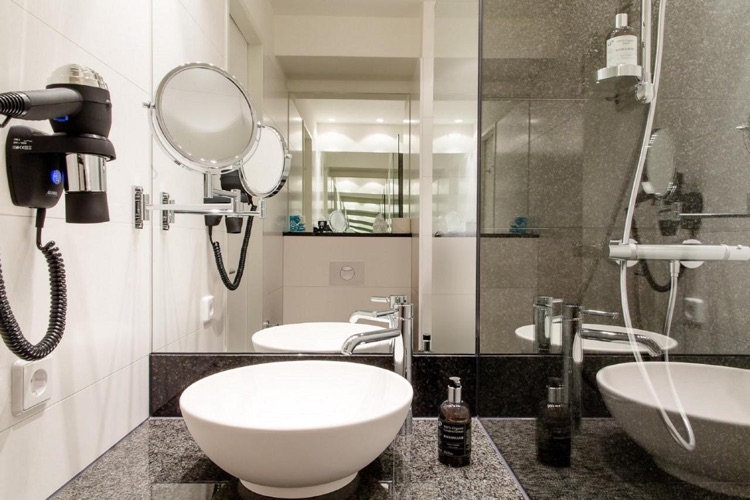 A photo of Hotel Motel One Warschau-Chopin