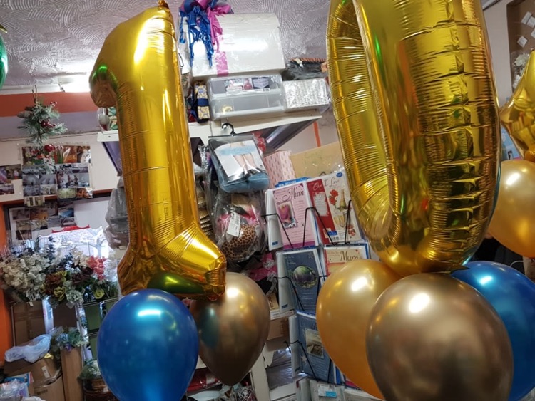 Number foil helium balloon in rose, gold silv.