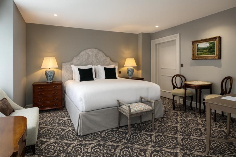 A photo of No. 30 Knightsbridge