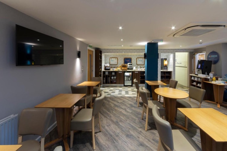 A photo of Holiday Inn Express London Victoria, an IHG Hotel