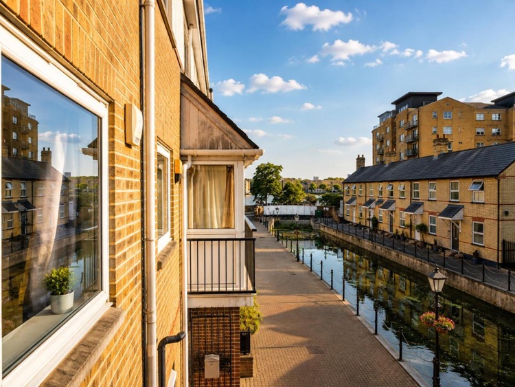 A photo of Limehouse Basin View