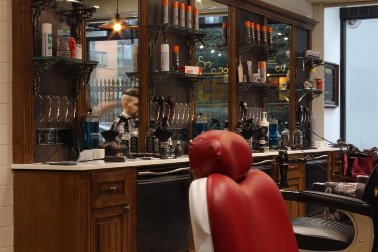 A photo of Choppers Barbers London Bridge