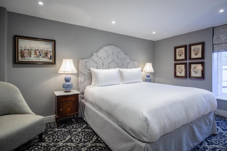 A photo of No. 30 Knightsbridge