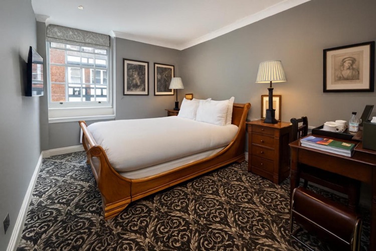 A photo of No. 30 Knightsbridge