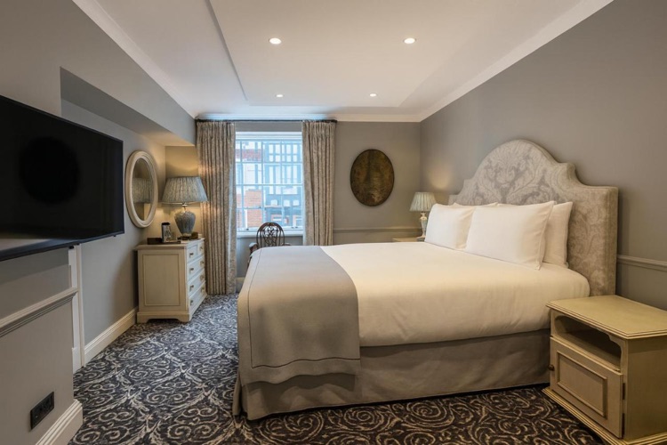 A photo of No. 30 Knightsbridge