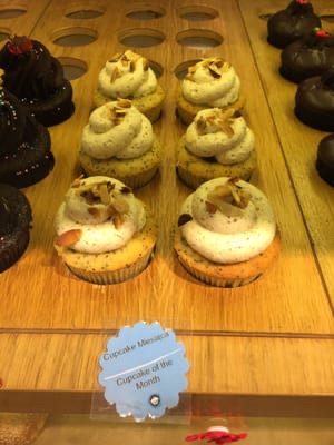 Cupcake miesiąca z makiem