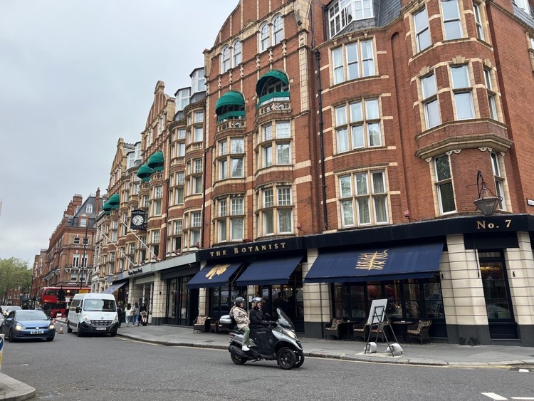 A photo of Sloane Square Station